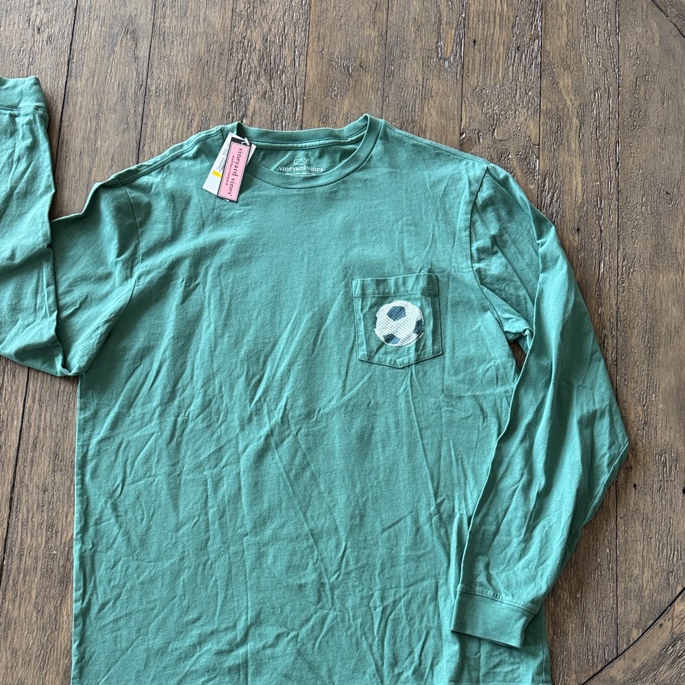 NEW Vineyard Vines Green Soccer Graphic Tee